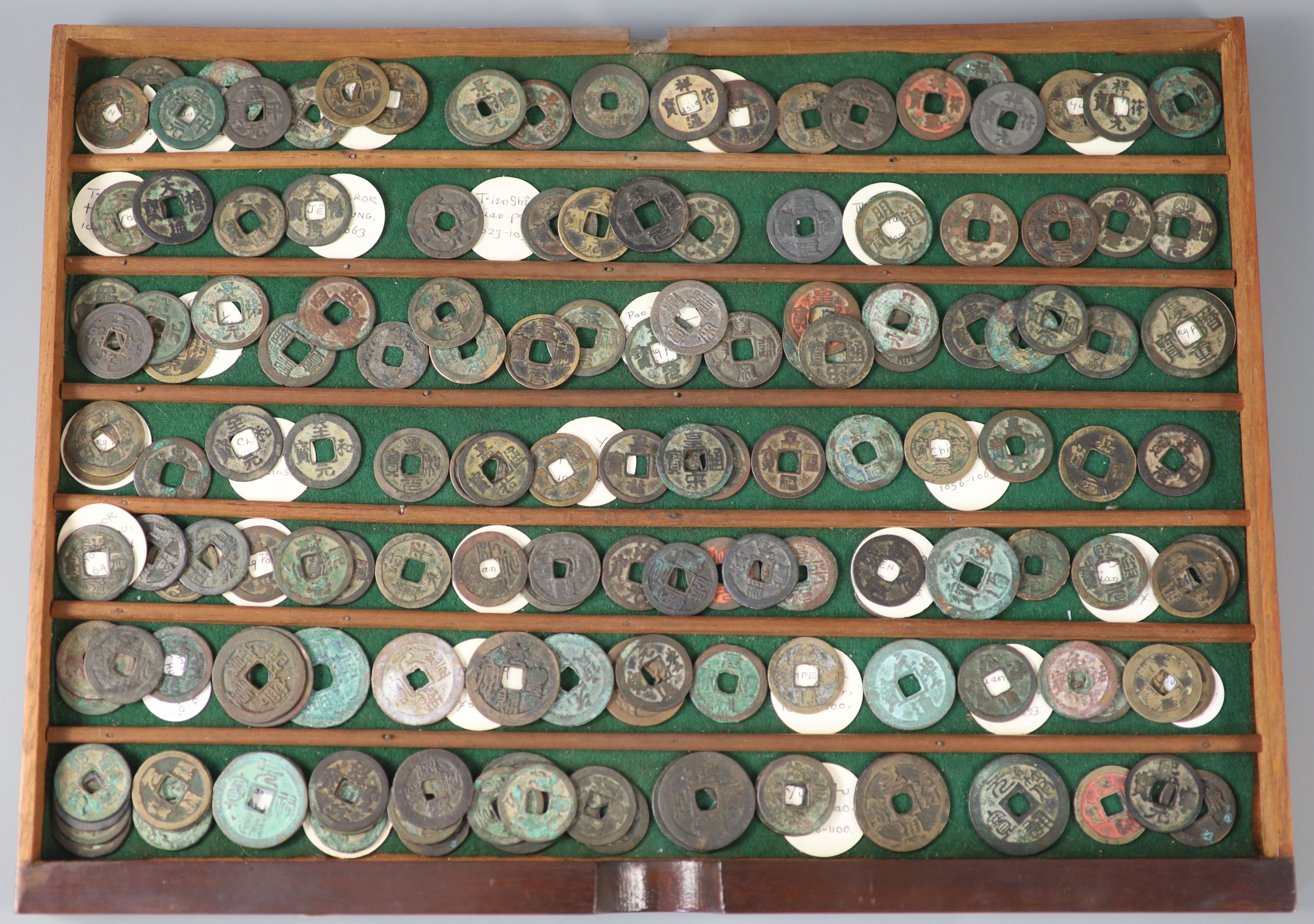 China, 152 Ancient bronze round coins, Northern Song dynasty, Emperors Zhen Zong (998-1022) to Zhe Zong (1086-1100)